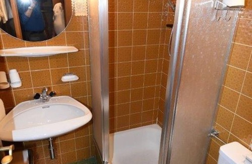 Schwaz House | Double room, shower or bath, WC - Gasthof Klausen