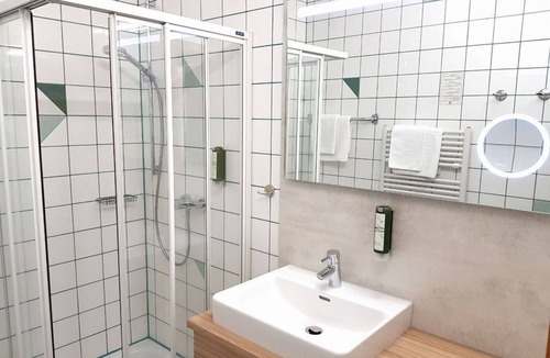 Bad Waltersdorf House | Double room sunny side with balcony | from 7 nights|breakfast - Hotel-Restaurant Teuschler