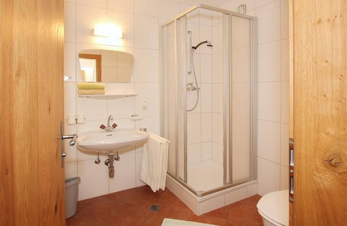 Leogang Bed & Breakfast | Double/triple room "KOMFORT", with bathroom - Gasthof Bäckerwirt