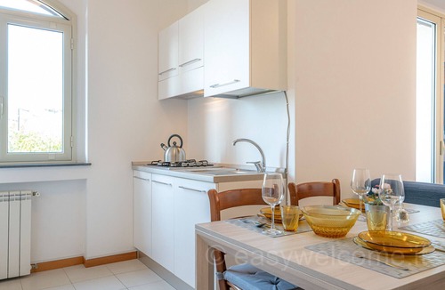 Cannizzaro Apartment | Easy Welcome Residenza Ortensia Appartamento Piera - Aci Castello Catania