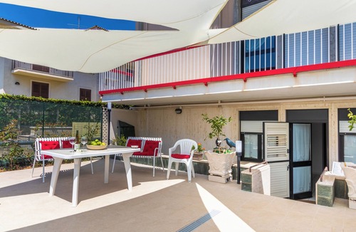 Avola Apartment | Eden Charming House - Three Bedroom Apartment, Sleeps 6