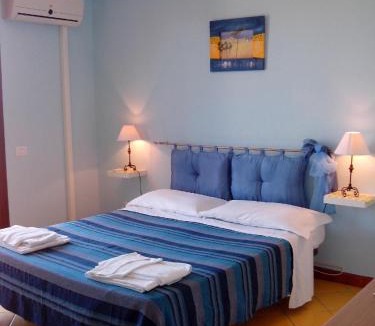Santa Tecla Apartment | Einzimmerwohnung Mit Terrasse
