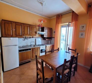 Brolo Apartment | Ekaterina House-Grande Appartamento in Centro