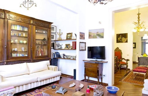 Borgo Vecchio House | Elegant apartment among the elegant streets of Palermo
