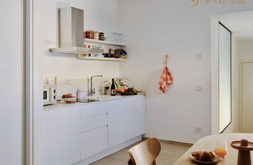 Old Town Bed & Breakfast | Elegant apartment in Cefalù historic center, 100 m from the beach, fast Wi-Fi!