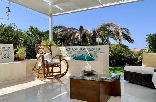 Scoglitti Villa | Elegant House with garden 100mt from the free beach