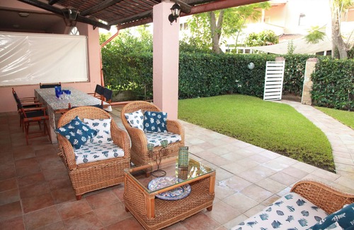 Furnari Villa | Elegant Sicilian-style villa in the Marina di Portorosa marina