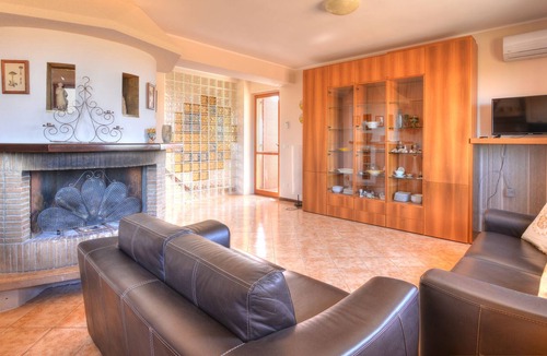 Syracuse Villa | Elegant sizilin villa in the countryside with overflow pool near Siracusa