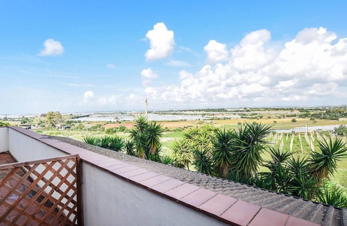 Vittoria Apartment | Elegant vacation apartment with a view of the sea.