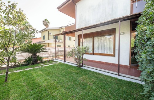 Tremestieri Etneo Villa | Elegant Villa with Garden between Catania and Etna