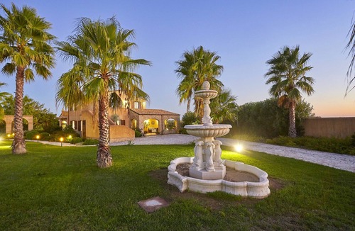 Castelvetrano House | Elegant Villa, Selinunte Oasis