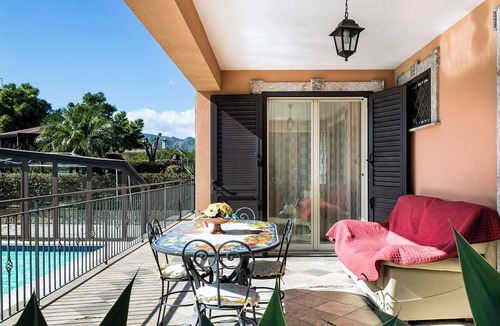 Trappitello Villa | Elegant villa with a heated swimming pool