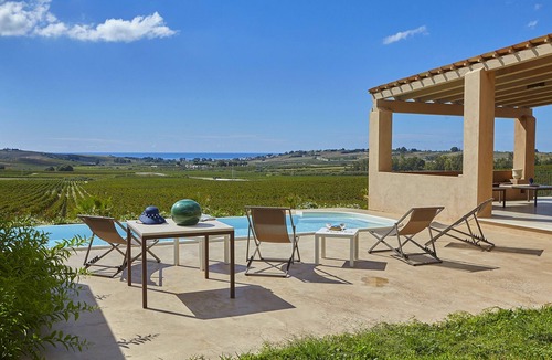 Menfi Villa | Elegant Villa with pool near the beaches - 4 bedrooms "Stunning location".