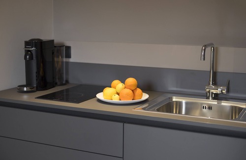 Picanello-Ognina-Barriera-Canalicchio Apartment | Elegante Appartamento in Un'oasi Verde a Catania