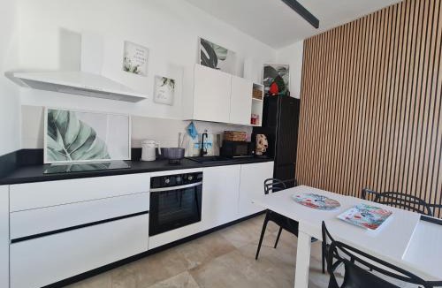 Fontane Bianche Villa | Elsa Holiday Home
