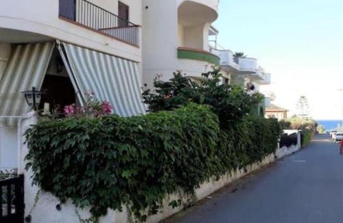 Recanati House | Emily Home