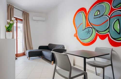 Tiche Apartment | Ermocrate Room 6 with Wi-Fi