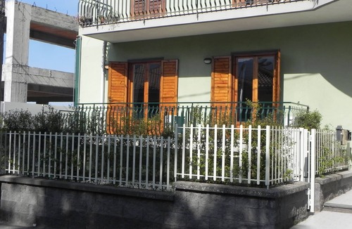 Santa Venerina Apartment | Etna Holidays Home Sere