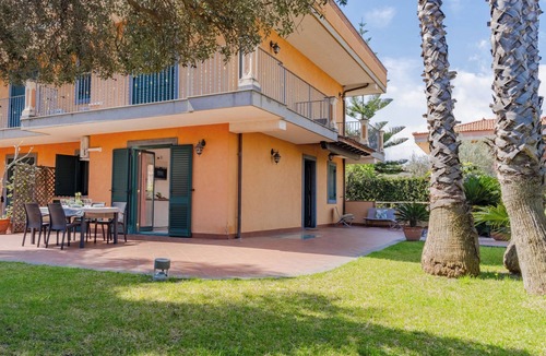Sant'Anna Apartment | Etna, mare e verde (double room in villa)