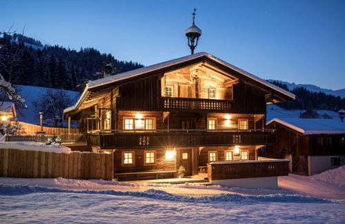 Reith im Alpbachtal Ski Chalet | Exclusive chalet with sauna, huge garden + whirlpool