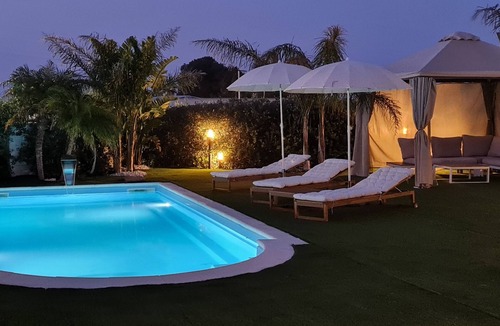 Brucoli Villa | Exclusive Villa with saltwater pool and Jacuzzi hot tub near the sea.