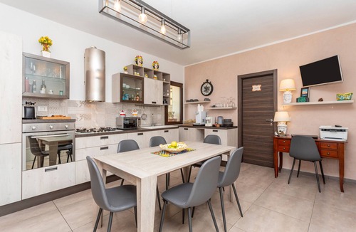 Savoca Apartment | 'Executive Suite' Room with Sea View, Wi-Fi, and Air Conditioning