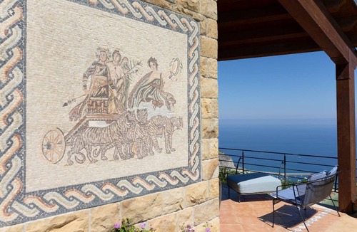 Cefalu House | für 10 Personen in Cefalù, Sizilien (Nordküste von Sizilien) by Interhome