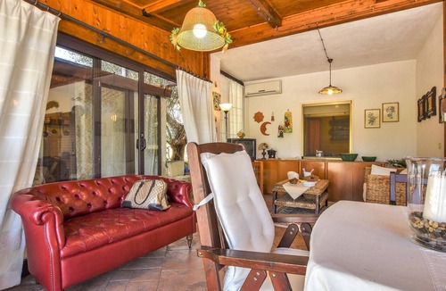 Enna House | Fabulous vacation idyll in the green countryside of Sicily.