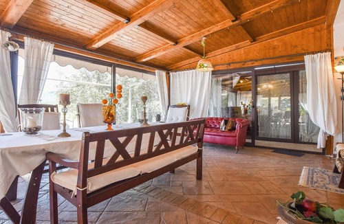 Enna House | Fabulous vacation idyll in the green countryside of Sicily.