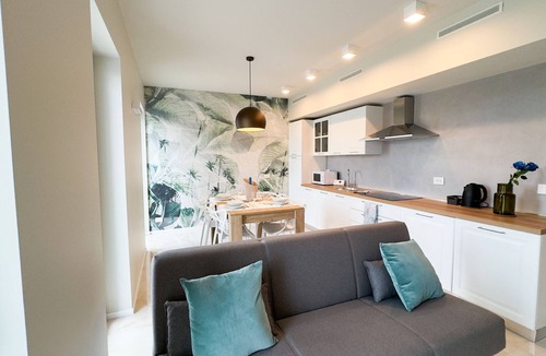Sottomarina Apartment | Farmont Seafront Acquamarine Suite by CaSa Check