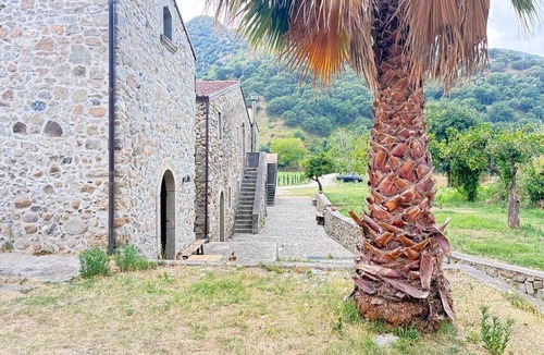 Naso Apartment | Fattoria San Pio - Cedro Room with Mountain View, Wi-Fi, Breakfast