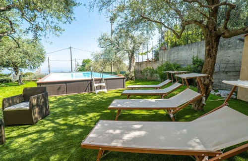 Carini House | Ferienvilla 'Mamma Maria' by Interhome