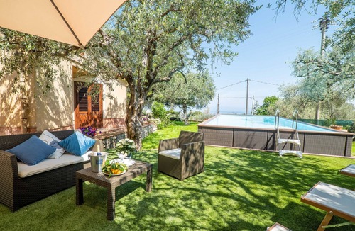 Carini House | Ferienvilla 'Mamma Maria' by Interhome