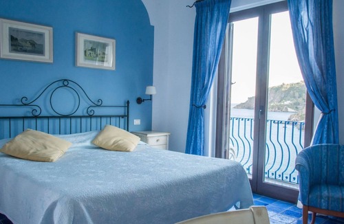 Lipari Historic Centre Apartment | Ferienzimmer 'Zimmer am Meer 689' by Interhome