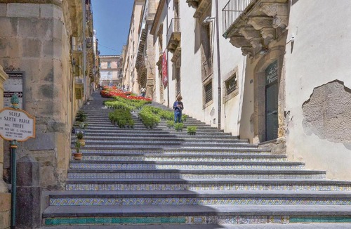 Caltagirone Apartment | Finestra sul Giardino