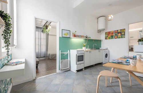 Borgo Vecchio Apartment | 'Fiorelli 17 - Bivano Green Leaves' Apartment with Balcony, Wi-Fi and Air Conditioning