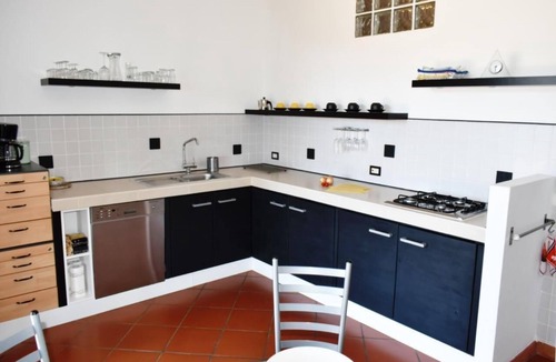 Ponte San Nicola Apartment | Flat with a view of the water
