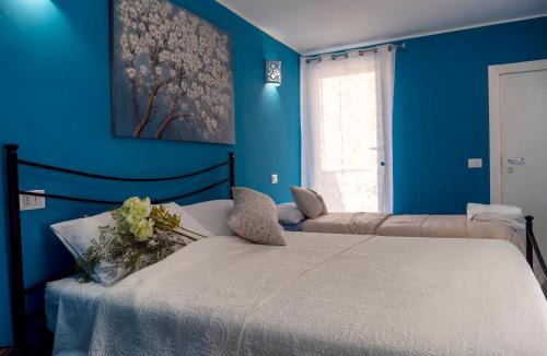 Santo Stefano di Camastra House | Flower House