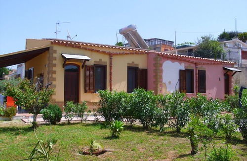 Balestrate House | free wifi, great location between Palermo & Trapani, near the beach