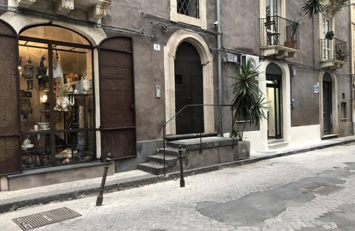 Catania City Centre Apartment | FRIDA: One-bedroom apartment 3-minutes from Piazza Duomo