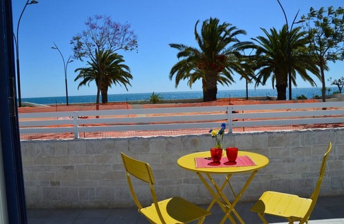 Marina Apartment | Fronte mare Alba chiara - piano terra dx
