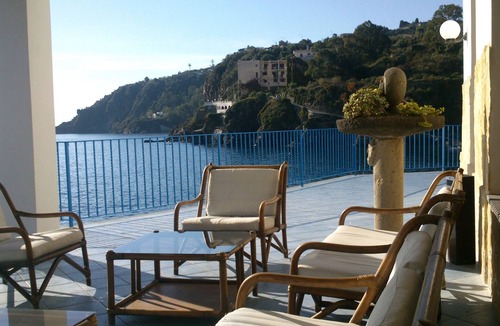Lipari Historic Centre Apartment | Gästezimmer 'FB-Zimmer am Meer 689' by Interhome