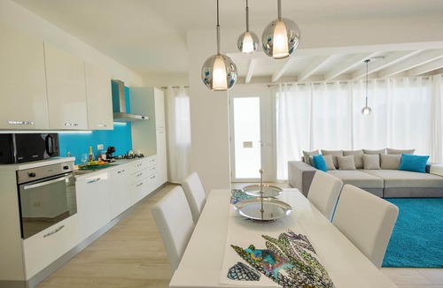 Terrasini Villa | Golden Holiday Mare Villa with Pool
