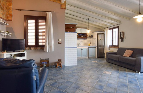Trabia Apartment | Gorgeous apartment in Trabia with WiFi