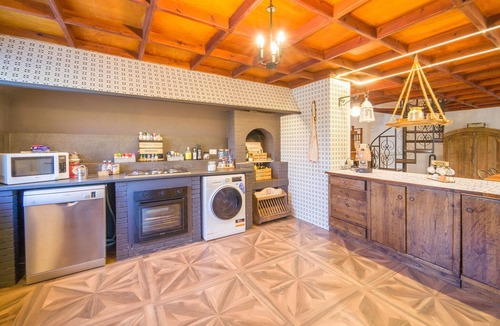 Belmonte Mezzagno House | Gorgeous home in Belmonte Mezzagno