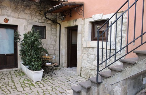 Monterosso Almo Cottage | Granary Cottage