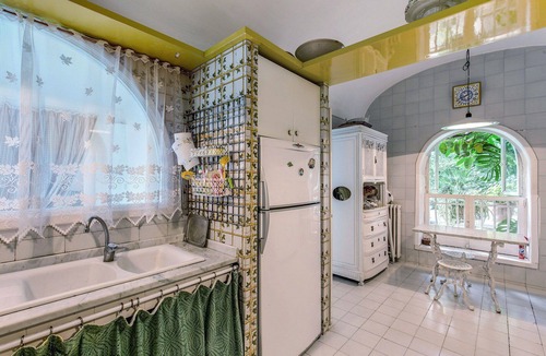 Marina Grande Villa | Green Coral - 1950's Luxury Villa
