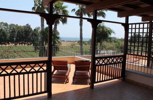 Fiumefreddo di Sicilia Apartment | GREEN OASIS, IN A PRIVATE RESIDENCE, JAST 150 m. FROM THE BEACH