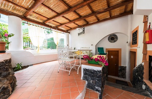 Leni Apartment | Green Yellow two-room apartment in Salina Aeolian Islands CIR:19083037C100309
