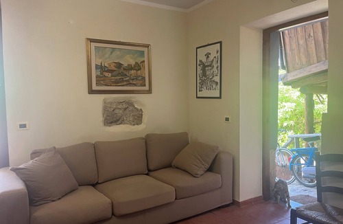 San Donato di Ninea Apartment | Ground floor apartment with porch on the surrounding garden